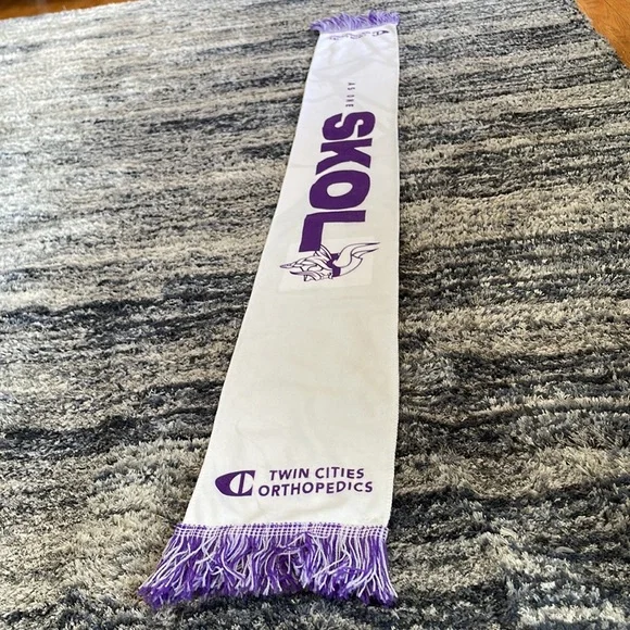 Minnesota Vikings SKOL Twin Cities Orthopedics White & Purple Scarf. - Picture 4 of 4